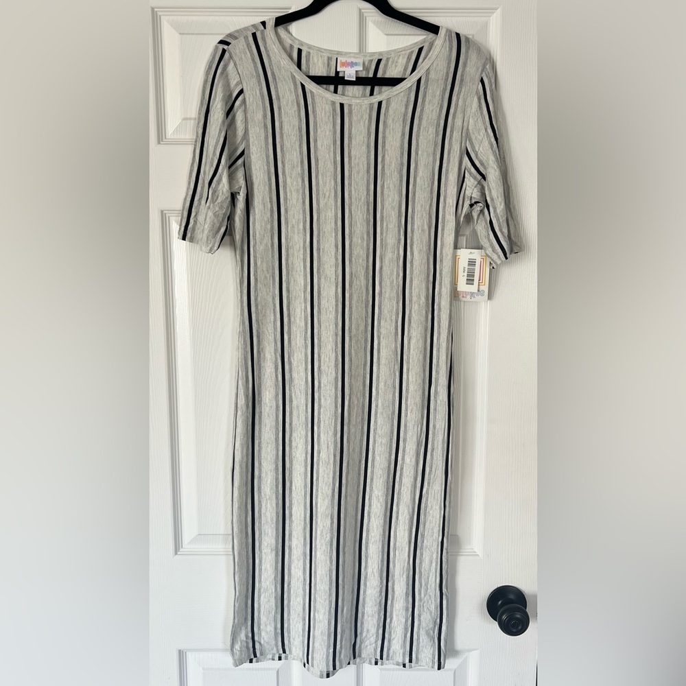 Striped fitted Dress in Gray and Black